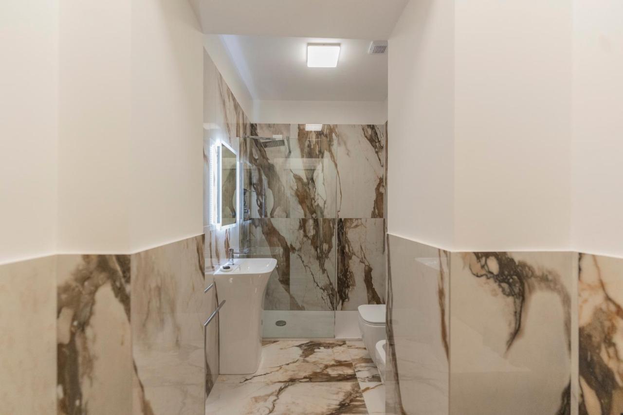 Aldrovandi Luxury Suites And Apartment Bologna Kültér fotó