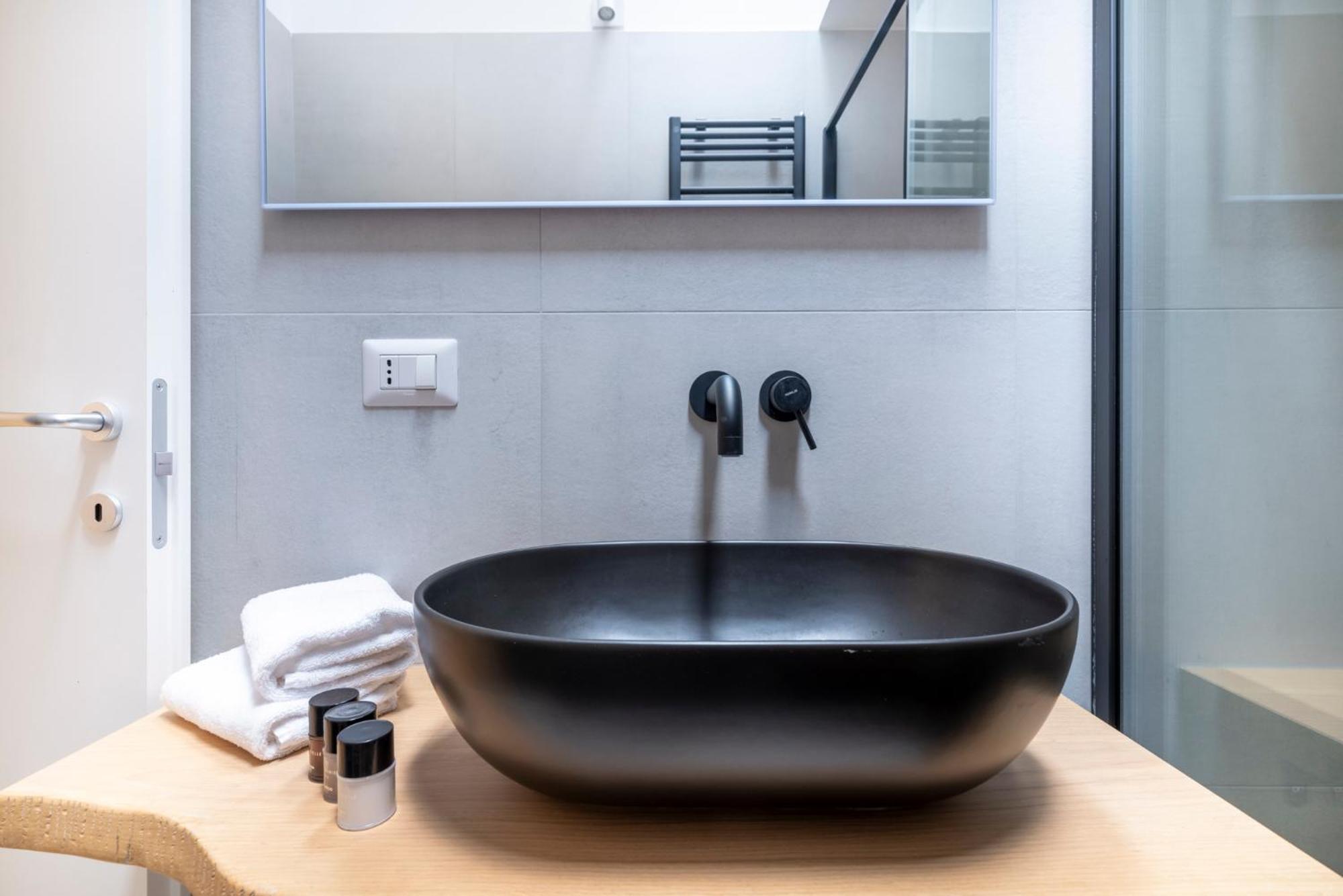 Aldrovandi Luxury Suites And Apartment Bologna Kültér fotó