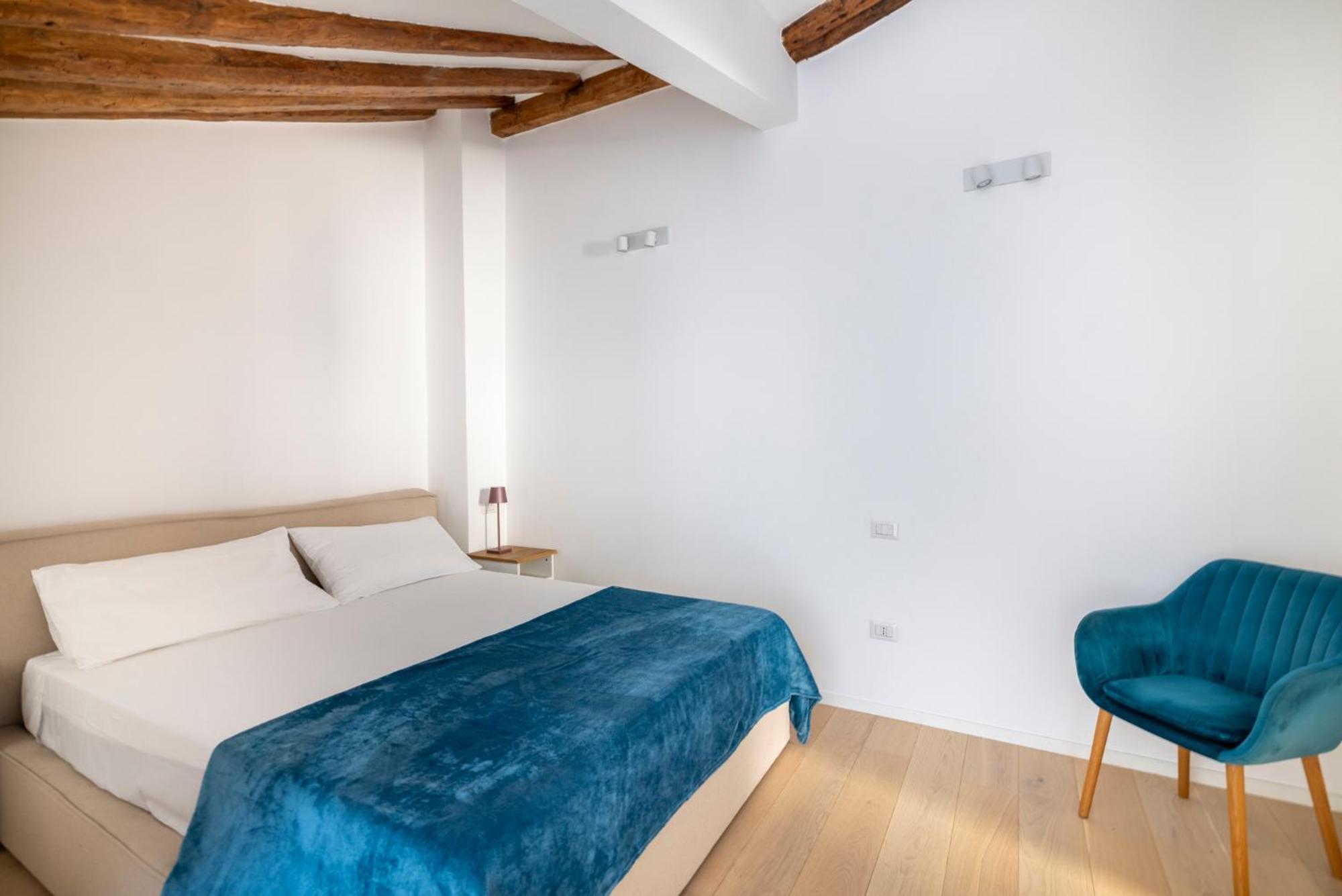 Aldrovandi Luxury Suites And Apartment Bologna Kültér fotó