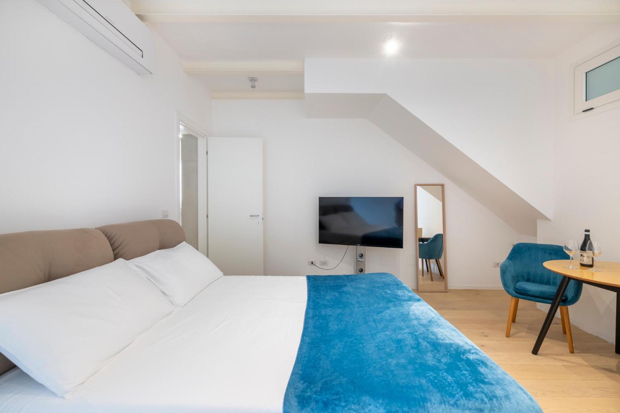 Aldrovandi Luxury Suites And Apartment Bologna Kültér fotó