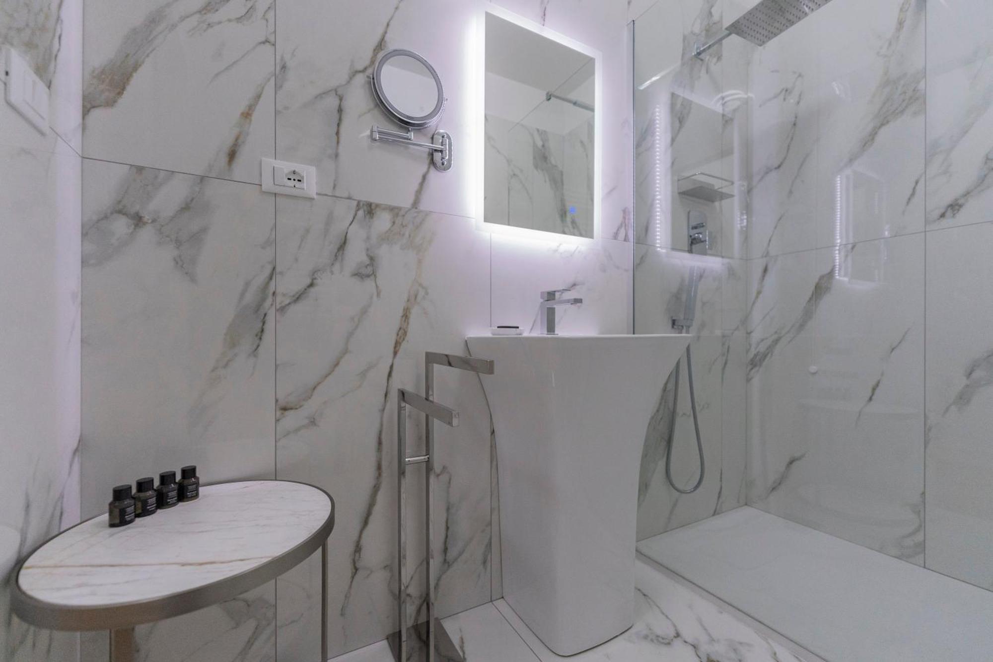 Aldrovandi Luxury Suites And Apartment Bologna Kültér fotó